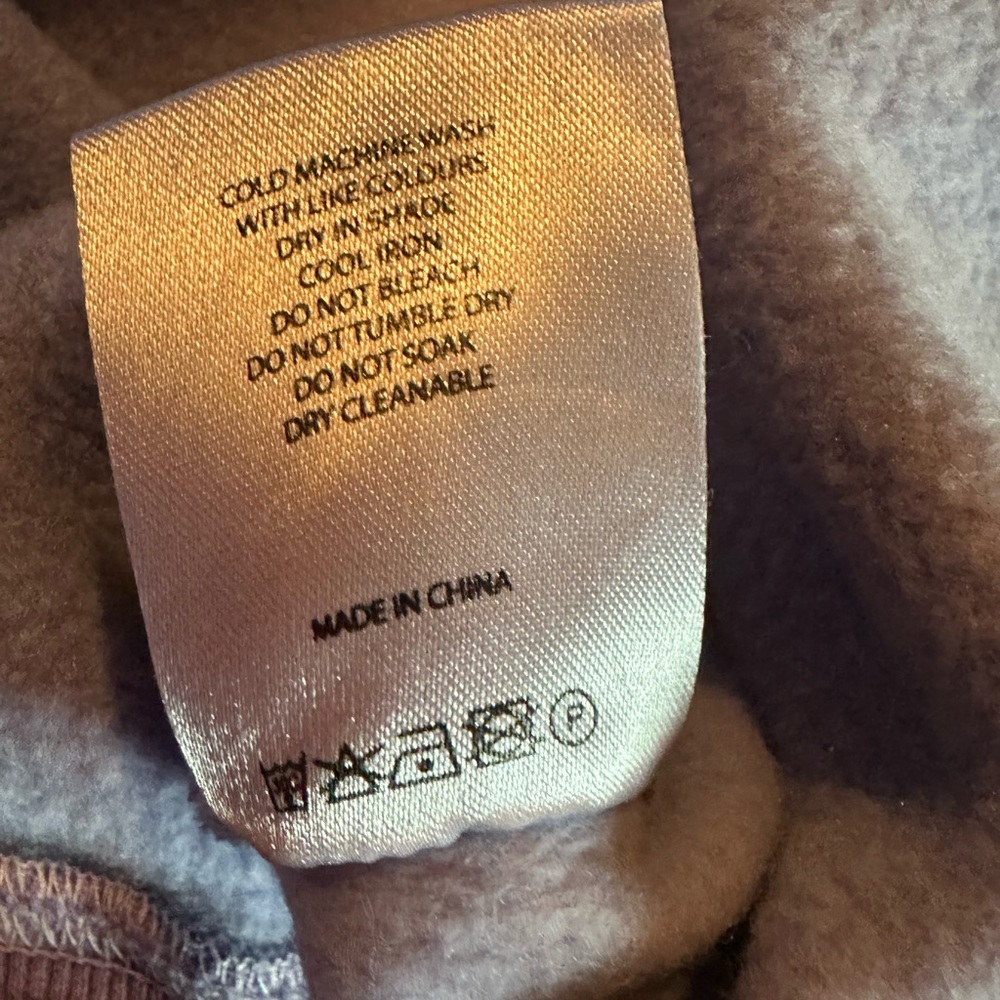 White Fox Ombré Hoodie Size S/M - Picture 3 of 9